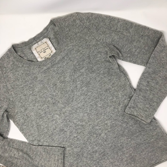 Old Navy Sweaters - Old Navy cashmere sweater
